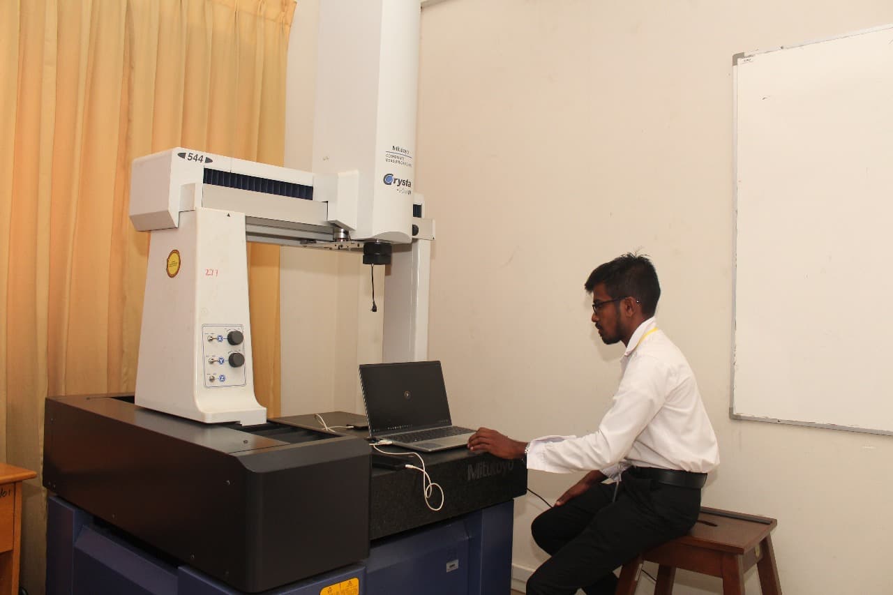 වැඩමුළුව සහ නිෂ්පාදන විද්‍යාගාරය