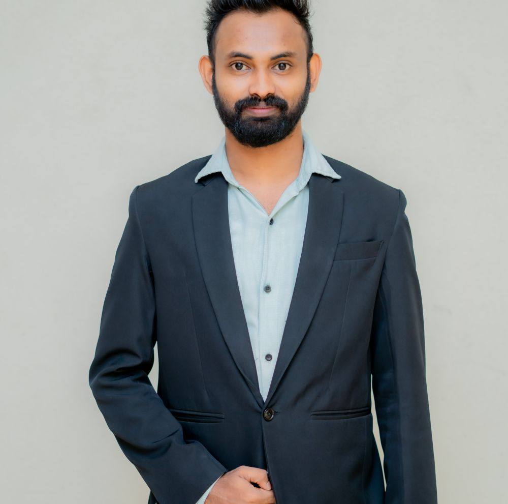 කවිඳ රත්නායක