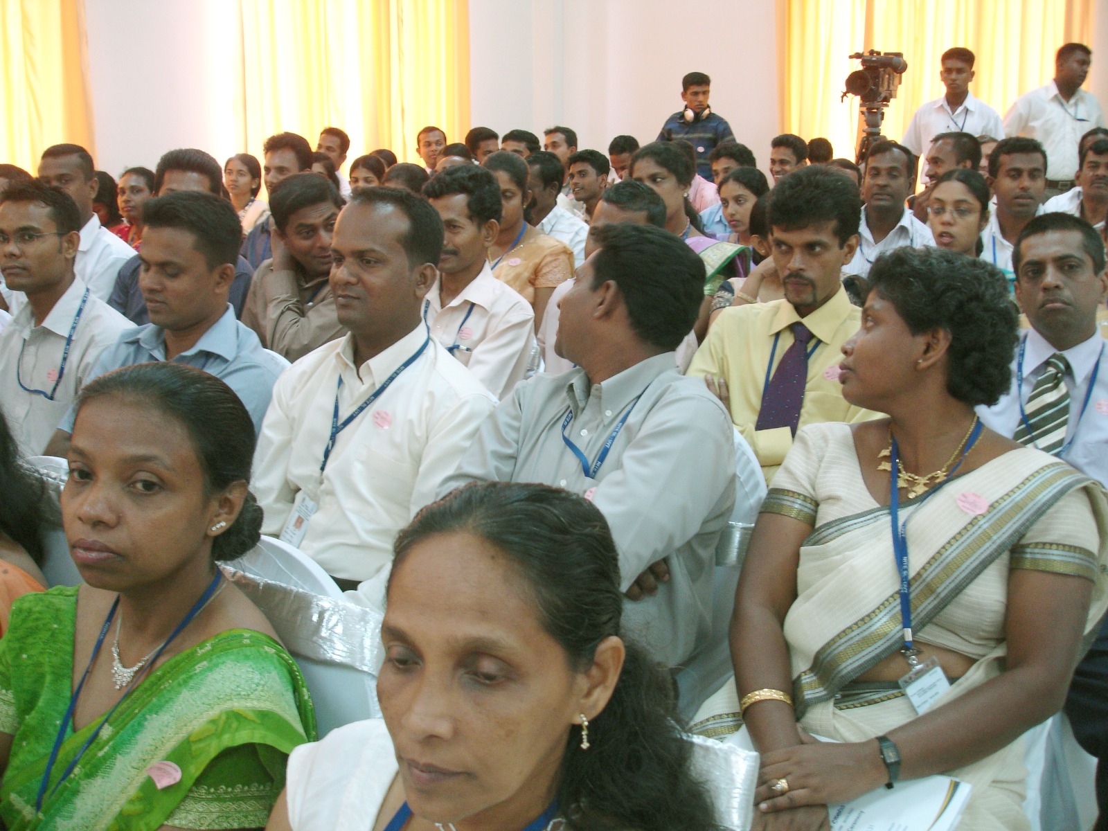 ජනාධිපති මහින්ද රාජපක්ෂ විසින් මූර්ති පිළිගැනීම - 2009 මාර්තු 31